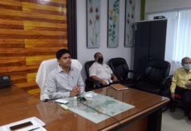 जिला पदाधिकारी धर्मेंद्र कुमार ने कोरोना वायरस के रोकथाम हेतु किया समीक्षा बैठक, अधिकारियों को दिया आवश्यक निर्देश