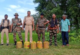 गुप्त सूचना के आधार पर सोनो में देसी शराब जप्त साथ ही शराब निर्माण की सामग्री को किया गया नष्ट