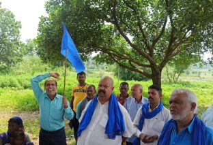 बसपा नेता सीताराम साव ने सोनो प्रखंड के बलथर पंचायत के तेलियाछोराठ और कुकुर कुटटा गांव का किया  चुनावी दौरा