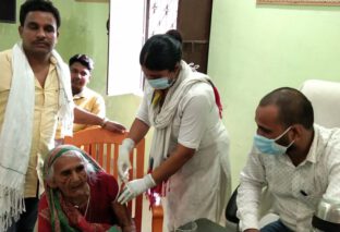 105 वर्षीय महिला ने उत्साह के साथ लगवाया कोरोना का टीका