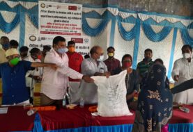 दिशा बिहार संस्था ने 150 आदिवासी परिवारों के बीच किया सूखा राशन का वितरण