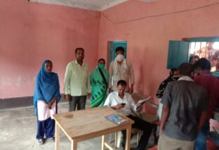 समाजसेवी जावेद खान के प्रयास से बानपुर गांव में 150 लोगों ने लगवाया कोरोना का टीका