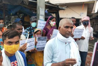 मासूम आशुतोष की निर्मम हत्या के विरोध में निकाला गया कैंडल मार्च