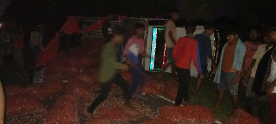 पिकअप और टोटो की टक्कर में टोटो चालक गंभीर रूप से घायल