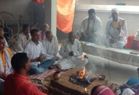 प्रखंड के सारेबाद पंचायत में जन्माष्टमी के शुभ अवसर पर हवन पूजा पाठ के साथ कीर्तन भजन का किया गया आयोजन