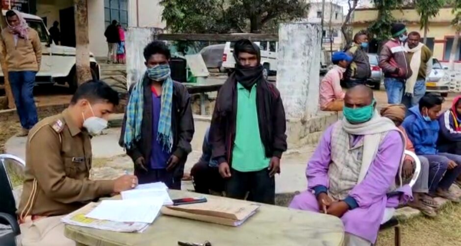 सोहराय का निमंत्रण देने निकले रसोईया पति की जेसीबी की ठोकर से मौत