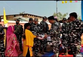 215 बटालियन सीआरपीएफ द्वारा कैंप लगाकर अदबरिया, सोनरबा एवं भीमबांध गांव में सिविक एक्शन प्रोग्राम के तहत जरूरत के सामान का वितरण