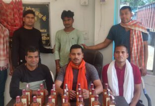 8 लीटर विदेशी शराब के साथ एक तस्कर को पुलिस ने दोनहा मोड़ के पास से किया गिरफ्तार