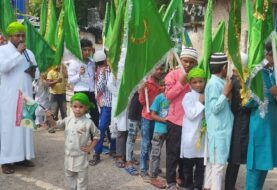 हर्षोल्लास के साथ मना पैगंबर हजरत मोहम्मद साहब का जन्मदिवस, लोगो ने बांटी टॉफी