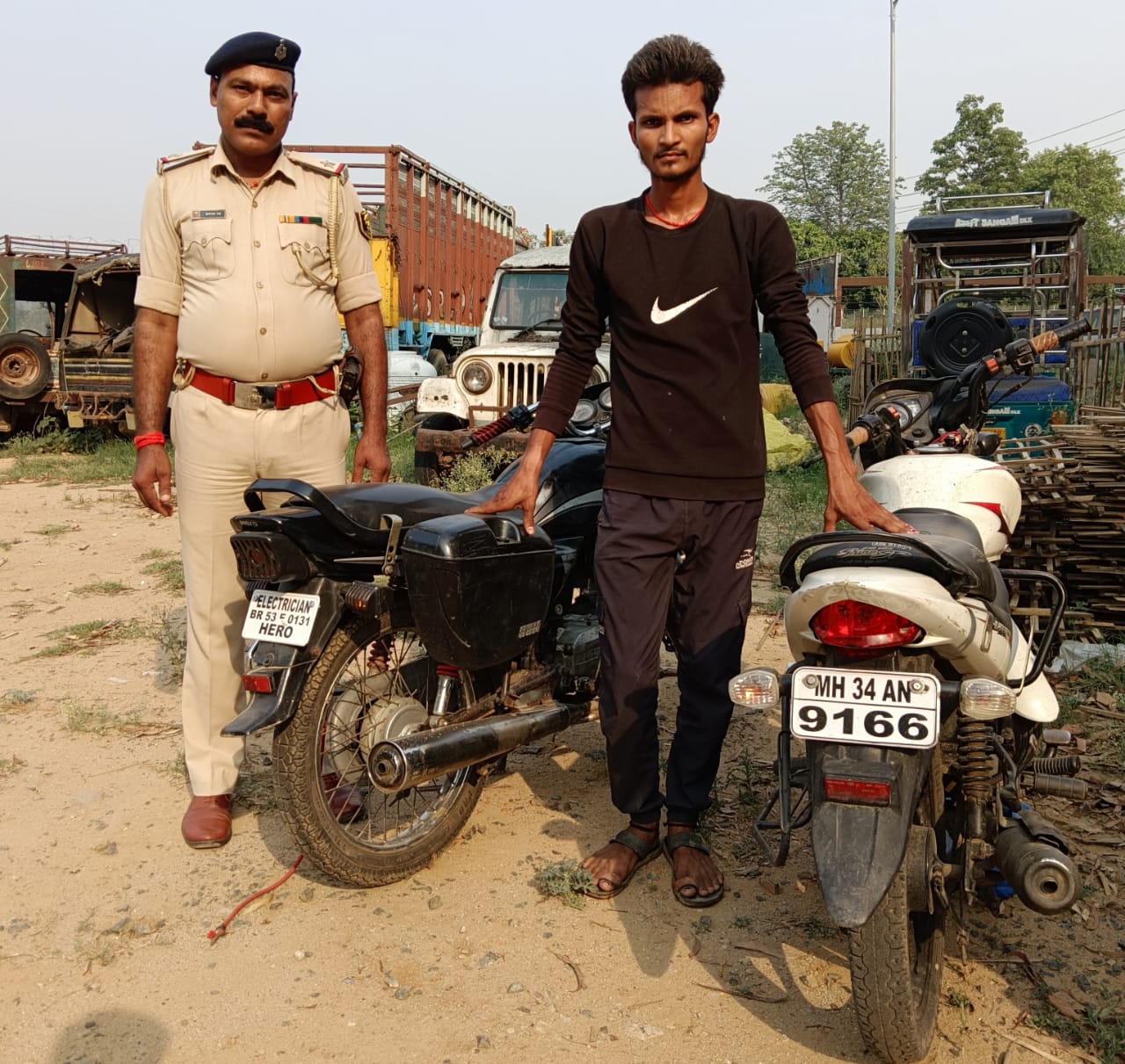 चोरी के दो बाइक के साथ एक युवक गिरफ्तार