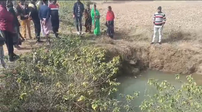 शौच के लिए गए बच्चे की गहरे गड्ढे में डूबने से हुई मौत, पहले भी डूबने से दो की हो चुकी मौत