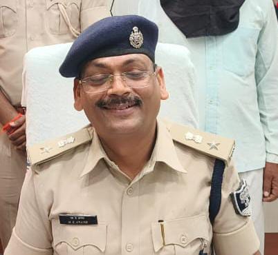 विधि-व्यवस्था चुस्त दुरुस्त रखने के लिए बरहट और मलयपुर थाना के बदले गए कई दरोगा
