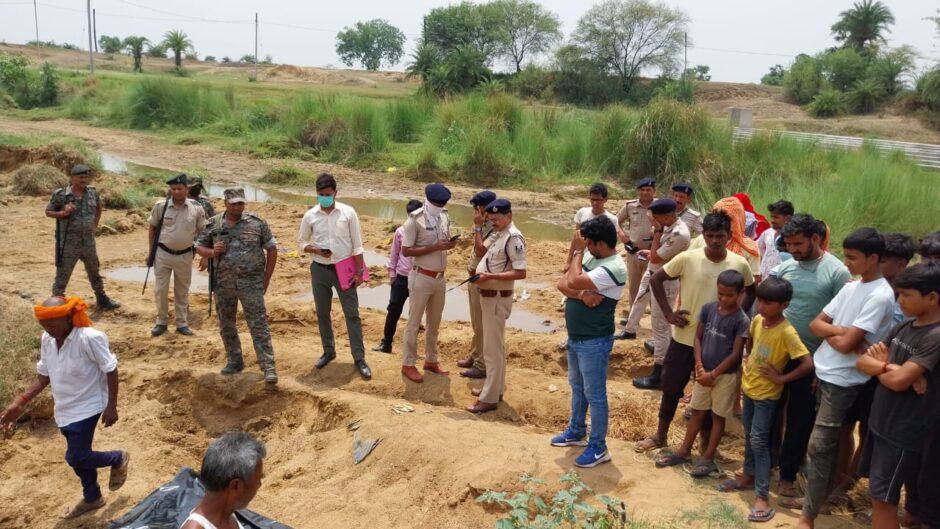 कंकाल मिलने से मचा हड़कंप, पुलिस जांच में जुटी